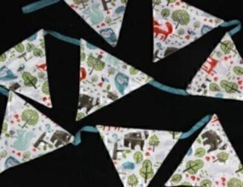 Part of the Woodland Friends range by Gisela Graham. Canvas Bunting - a great gift for a Childs room. Length 180cm.